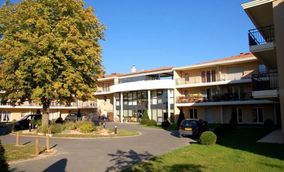 👍 EHPAD Les Jardins de Charlotte  NeuvilledePoitou  Mazette