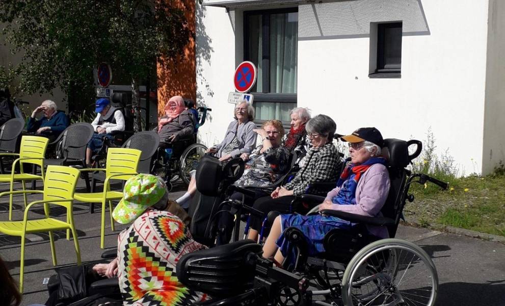 ehpad les jardins du vert praud reze mazette