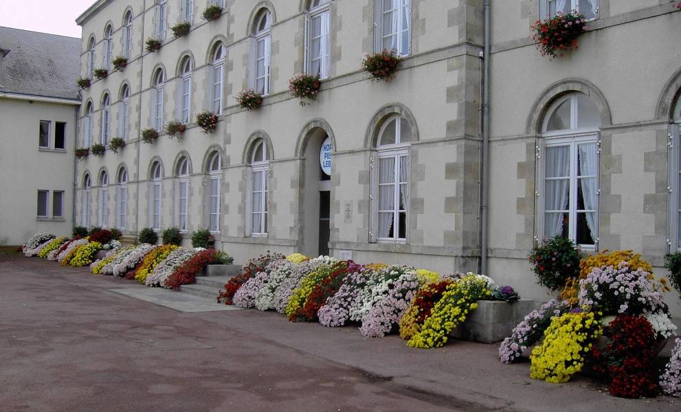 ehpad pierre lebrun neuville aux bois mazette