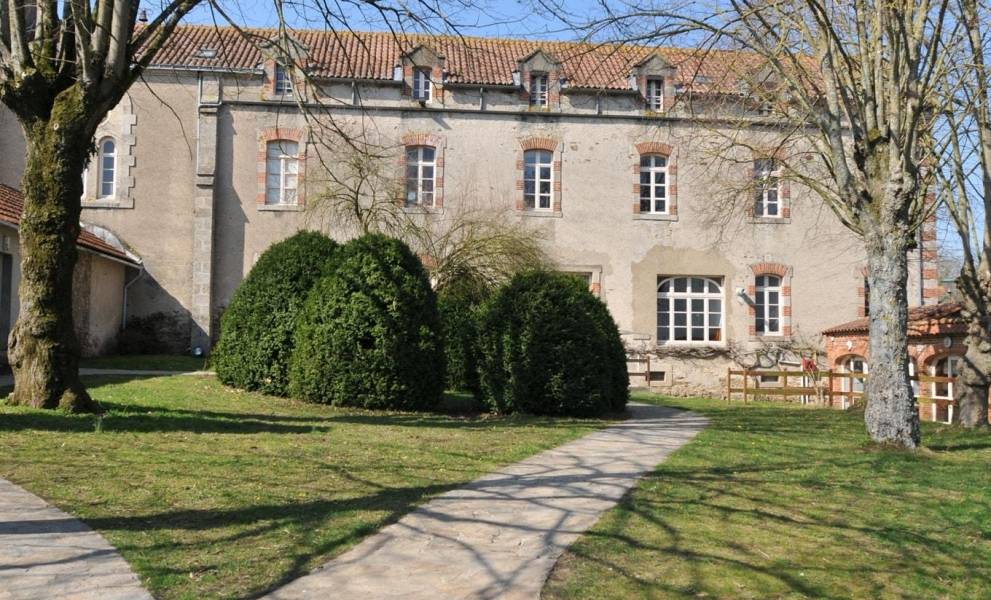 👍 EHPAD La Smagne SainteHermine Mazette