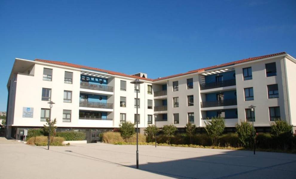 Ehpad Les Temps Bleus Chateauneuf Les Martigues Mazette